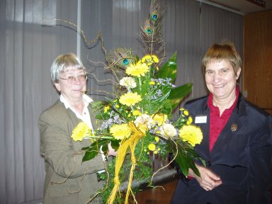Vorstandsdamen: G. Murken, Dr. B. Schlegel