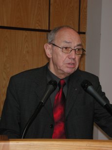 Festedner: Dr. W. Röhrbein (Foto: HNA)